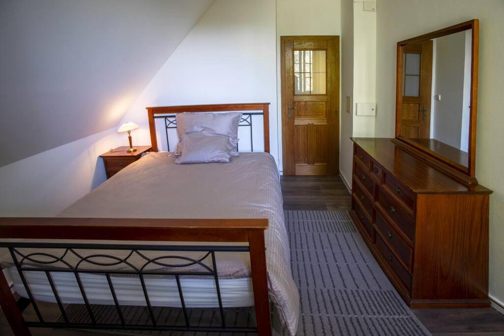 7 Bedroom Secluded Villa Close To Prague Říčany 外观 照片