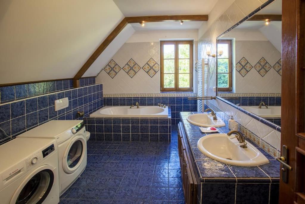 7 Bedroom Secluded Villa Close To Prague Říčany 外观 照片