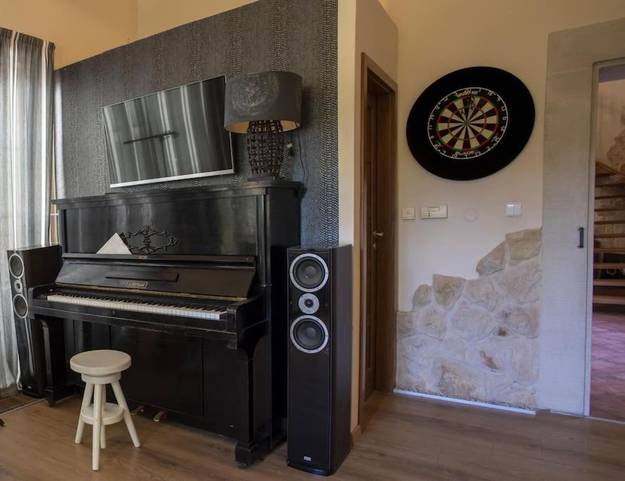 7 Bedroom Secluded Villa Close To Prague Říčany 外观 照片